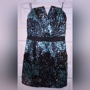 Stunning Guess Cocktail Dinner Strapless Woman's dress size 8